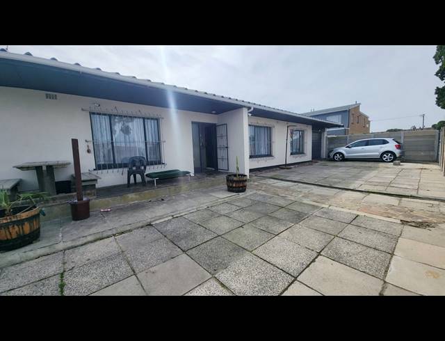 3 BEDROOM HOUSE TO LET IN GOODWOOD PARK